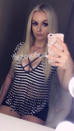 Tayna escort girl in Arden-Arcade CA and happy ending massage